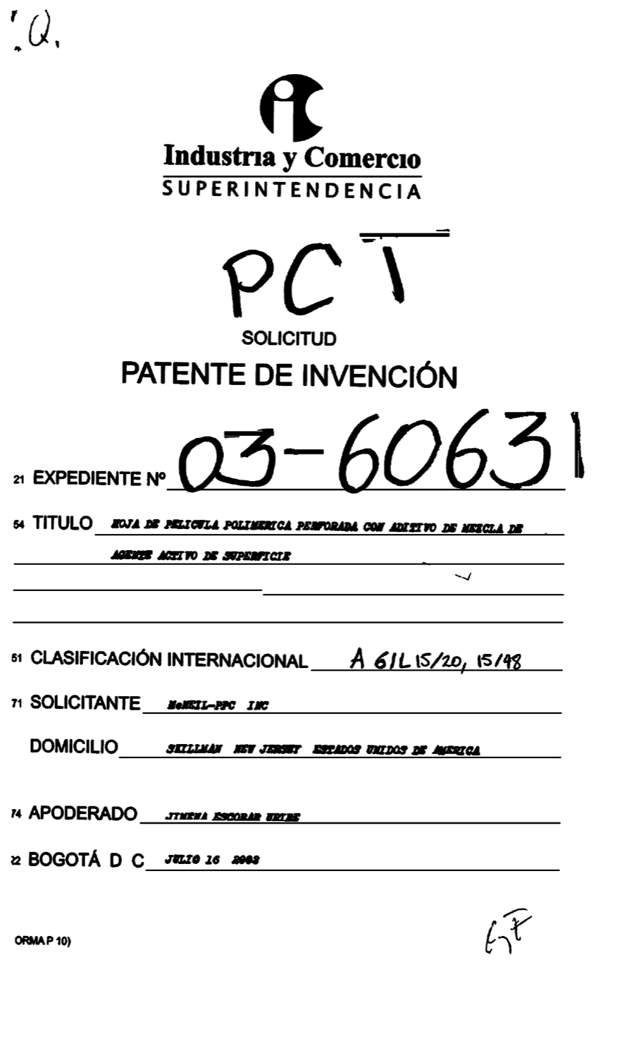 HOJA DE PELICULA POLIMERICA PERFORADA CON ADITIVO DE MEZCLA DE AGENTE ACTIVO DE SUPERFICIE