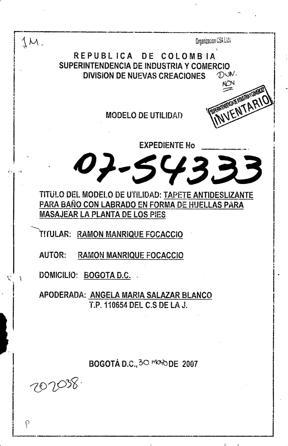 TAPETE ANTIDESLIZANTE PARA BAÑO CON LABRADO EN FORMA DE HUELLAS PARA MASAJEAR LA PLANTA DE LOS PIES